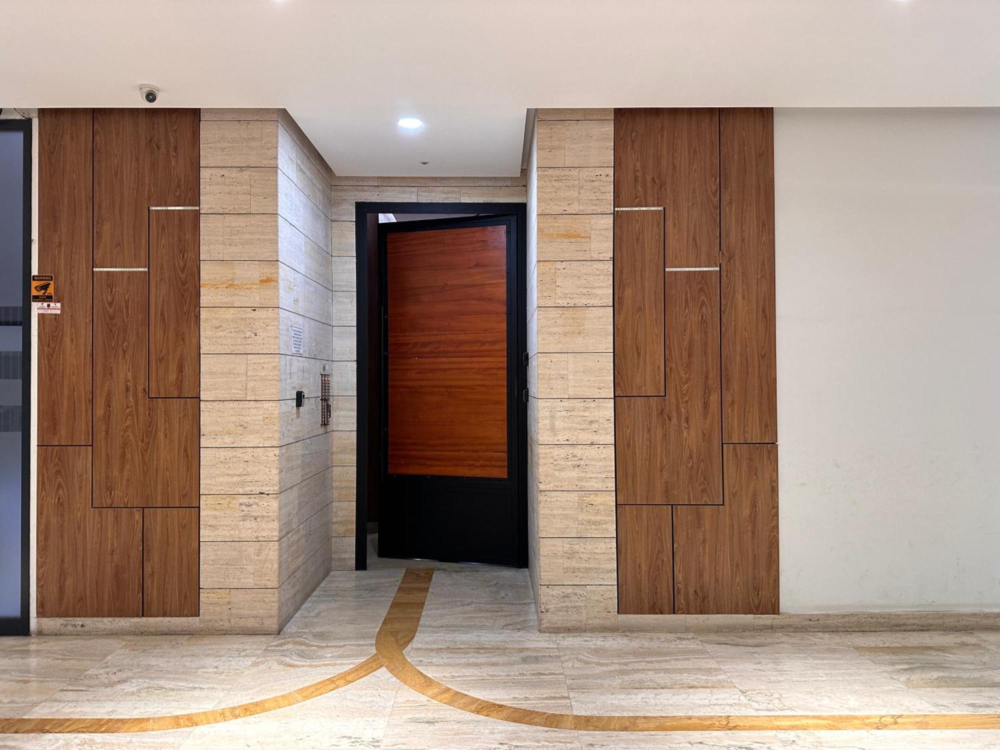 Spacious 2-Bedroom Apartment Near Center Tirana Kültér fotó
