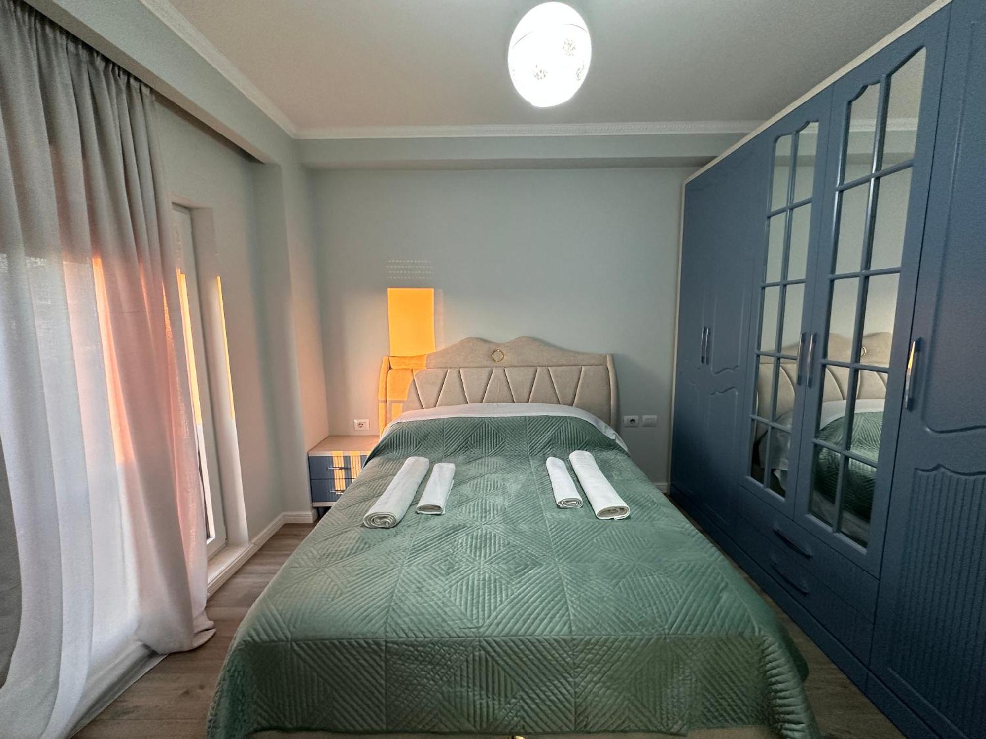 Spacious 2-Bedroom Apartment Near Center Tirana Kültér fotó